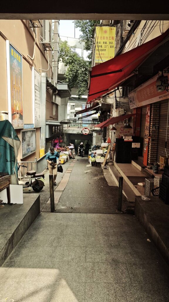 被锁住的人生——秋雨梧桐叶落时(2)镣铐-月梦社区-YUEM-视频-束缚-Fettered-链结-脚镣-手铐-镣铐玩具月梦社区