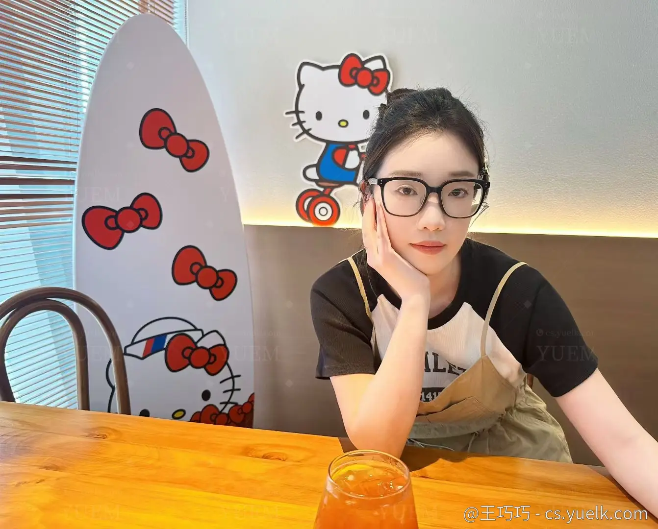 王巧巧的头像镣铐-月梦社区-YUEM-视频-束缚-Fettered-链结-脚镣-手铐-镣铐玩具月梦社区