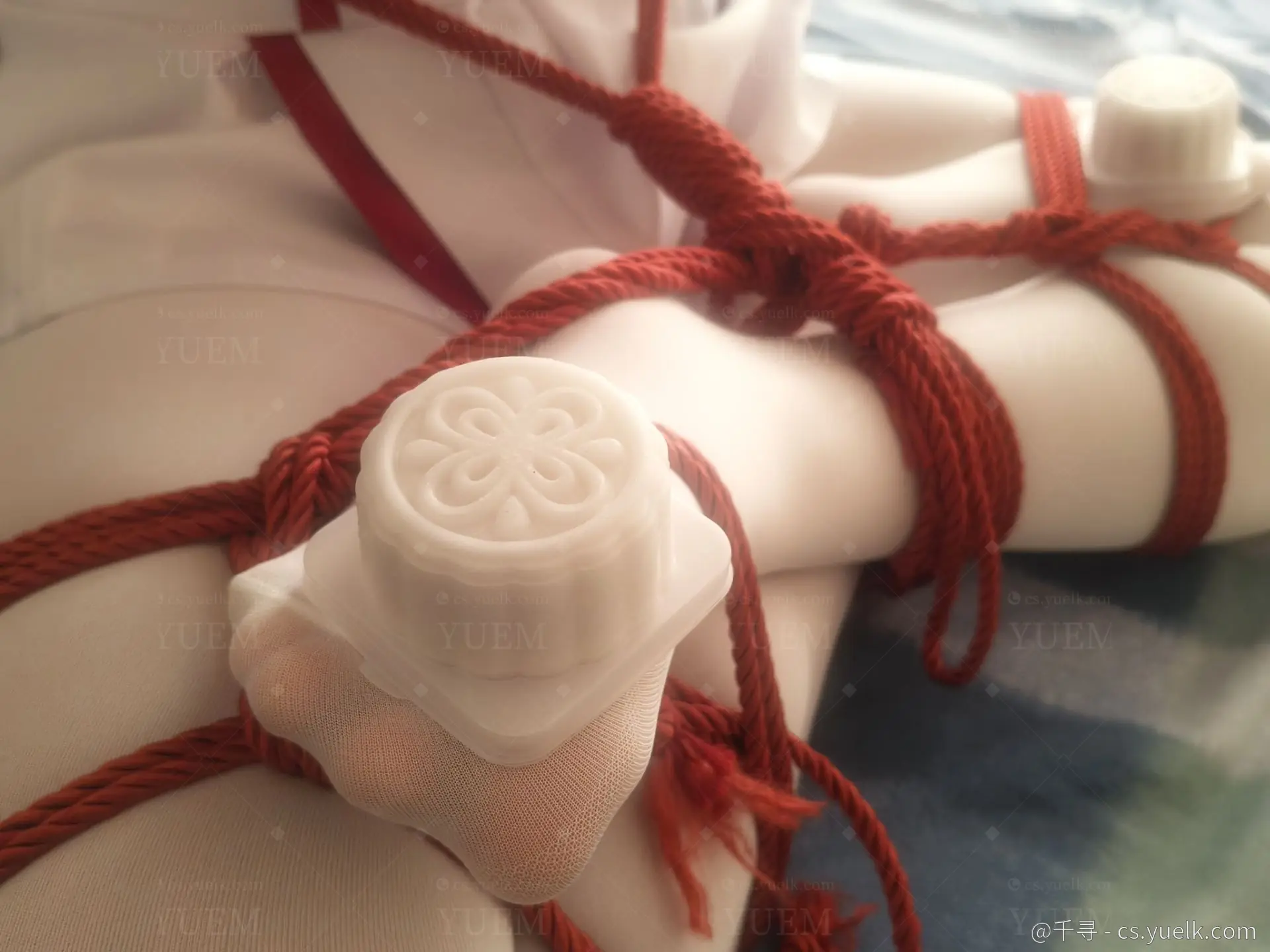 中秋快乐，请大家吃月饼镣铐-月梦社区-YUEM-视频-束缚-Fettered-链结-脚镣-手铐-镣铐玩具月梦社区